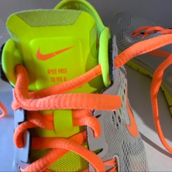 NIKE WOMEN’S FREE 5.0 TR FIT 4 RUNNING SHOES - Picture 7 of 13
